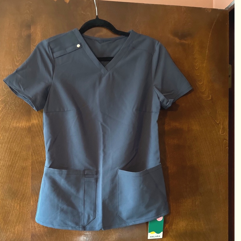 Halara‎ Gray Scrub Top XS Medical Professional Career Workwear Uniform NWT